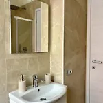 Casa Blaserna Nel Cuore Dello Shopping A Marconi E Trastevere