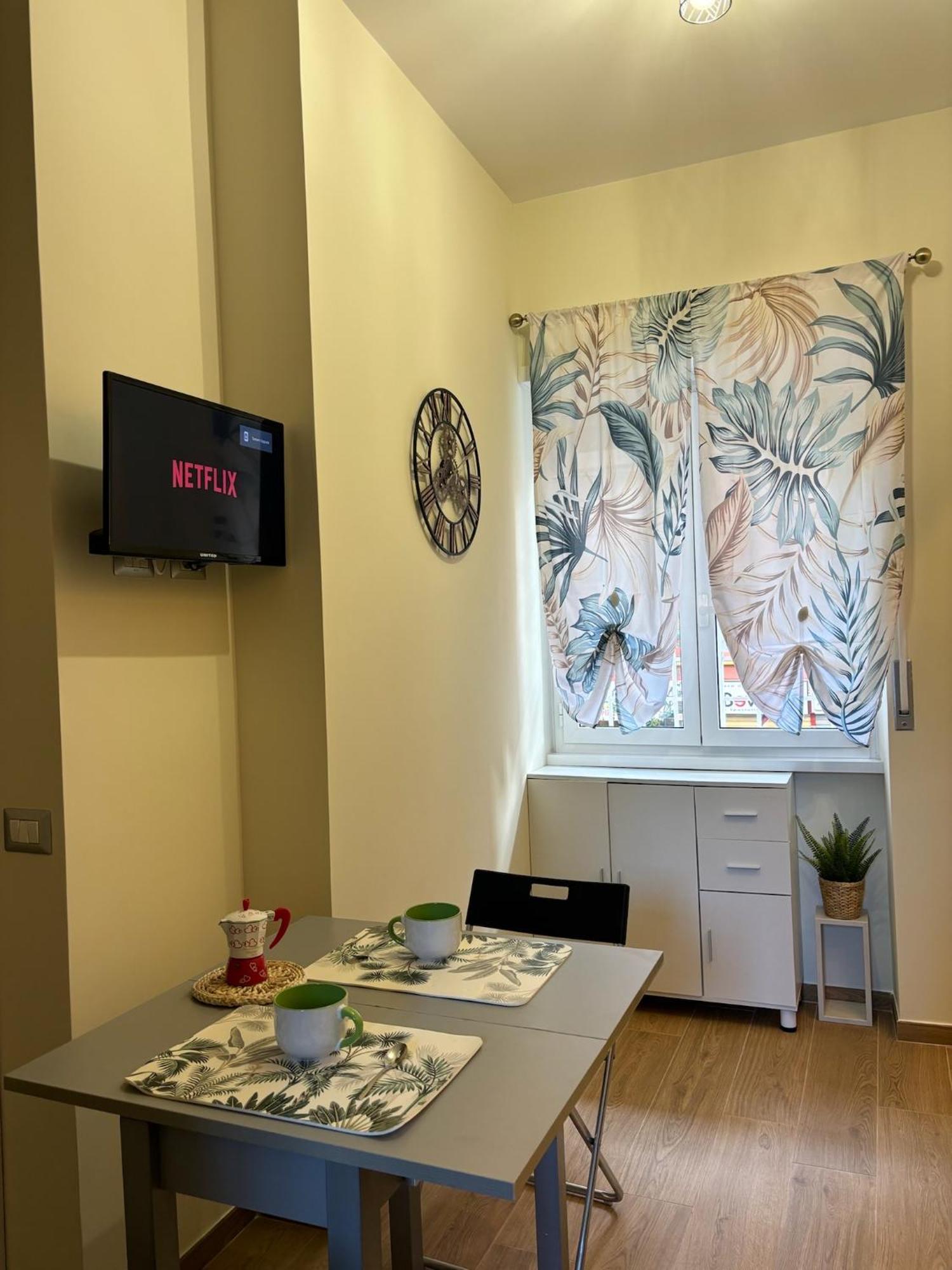 Vakantiehuis Casa Blaserna Nel Cuore Dello Shopping A Marconi E Trastevere Rome